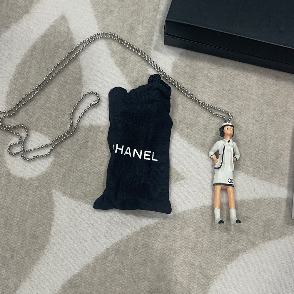 Chanel Coco Doll Necklace Mademoiselle Set - Picture 3 of 14